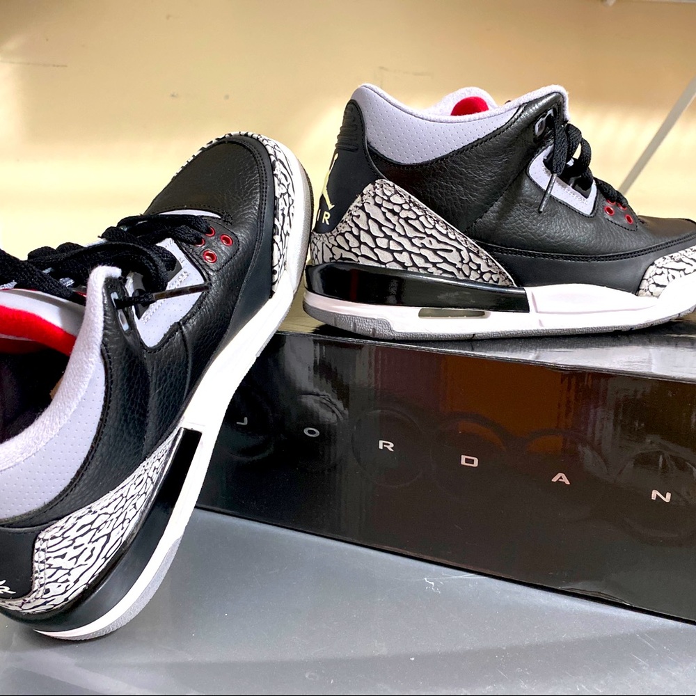 SOLD - Air Jordan 3 Retro (GS) 2011 ‘Cement’ Size 7Y 398614 010